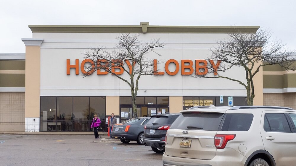 Hobby Lobby Entrance and Parking